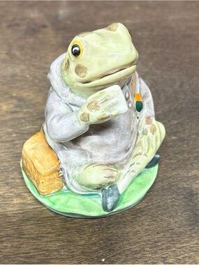 1989 Royal Albert Jeremy Fisher Beatrix Potter Frog Figurine in Green and Tan